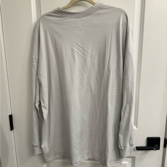 Nike tee - Picture 2 of 6